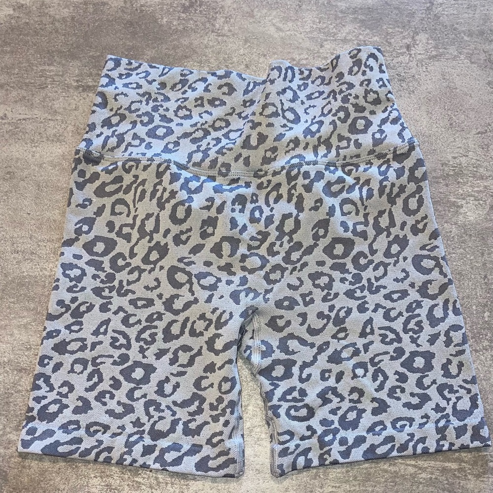 Grey Leopard Print Workout Shorts, Size L